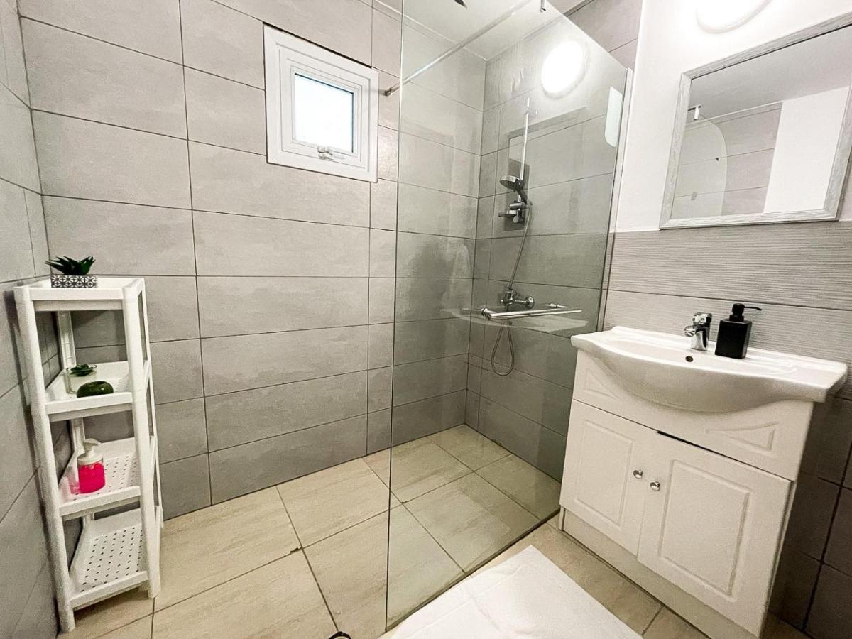 Serena'S 2-Br Apartment In Larnaca Buitenkant foto