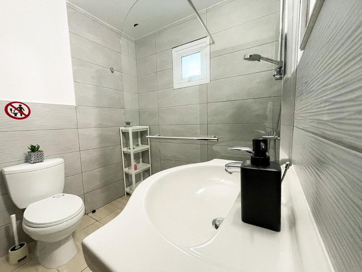 Serena'S 2-Br Apartment In Larnaca Buitenkant foto