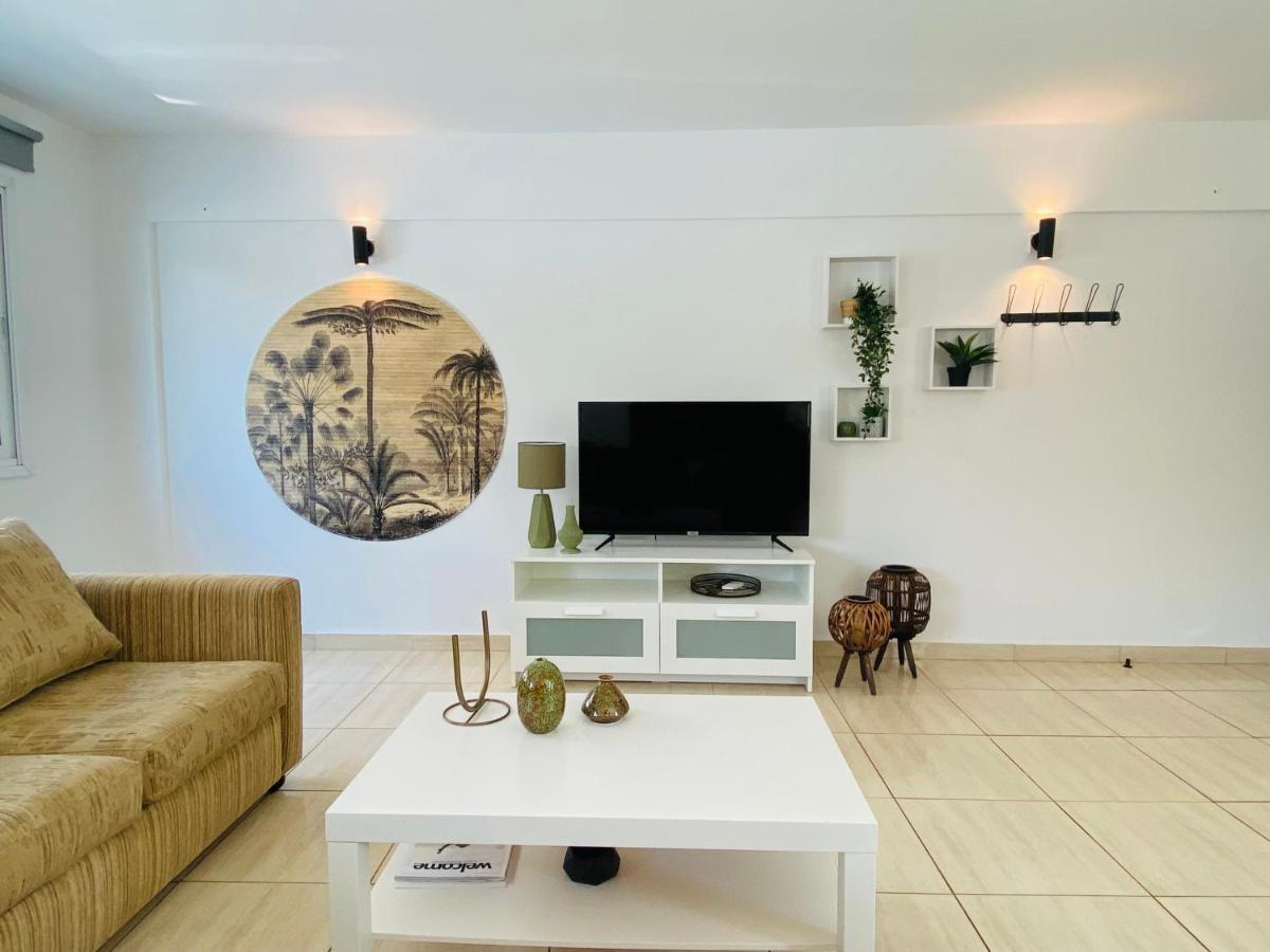 Serena'S 2-Br Apartment In Larnaca Buitenkant foto