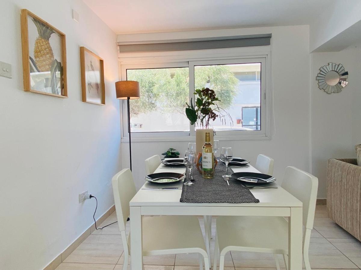Serena'S 2-Br Apartment In Larnaca Buitenkant foto