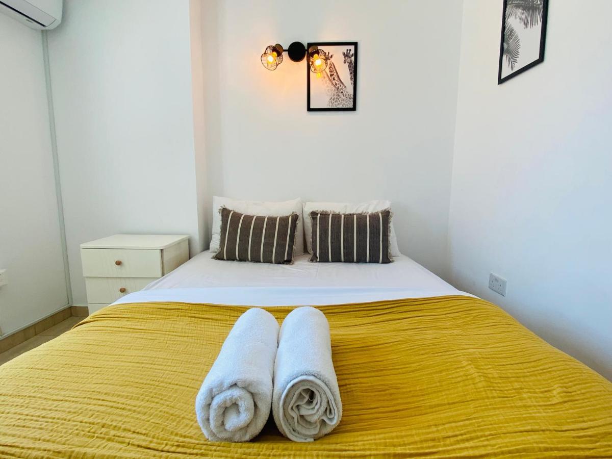 Serena'S 2-Br Apartment In Larnaca Buitenkant foto