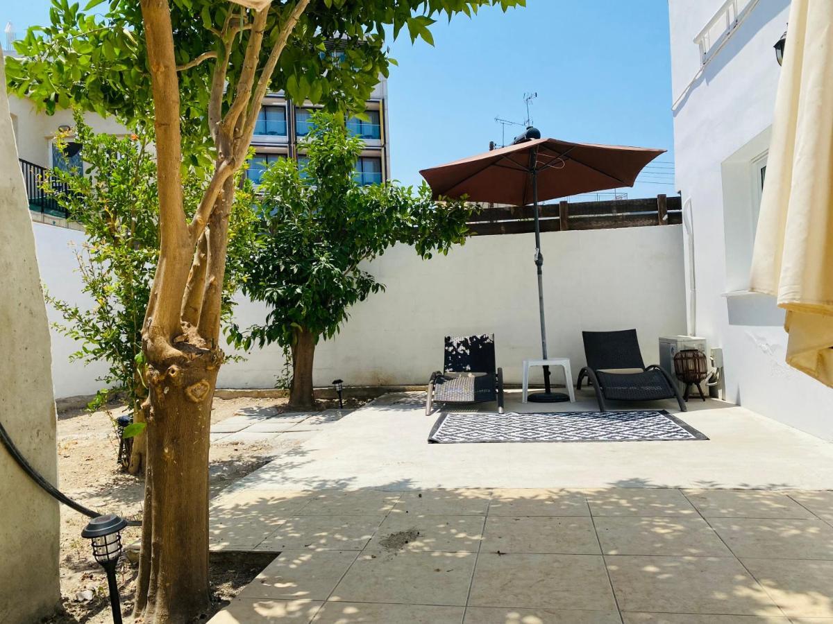 Serena'S 2-Br Apartment In Larnaca Buitenkant foto