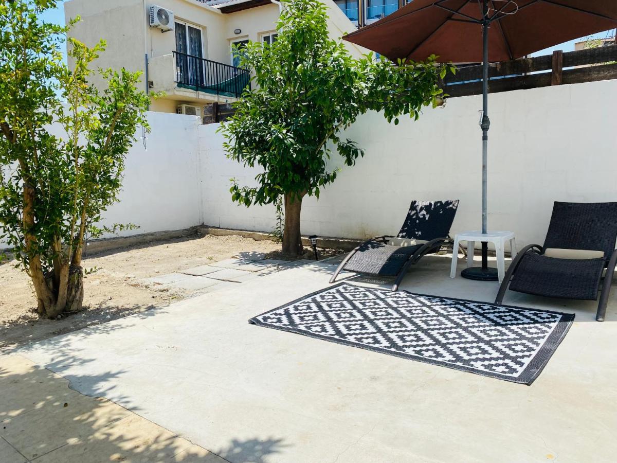 Serena'S 2-Br Apartment In Larnaca Buitenkant foto