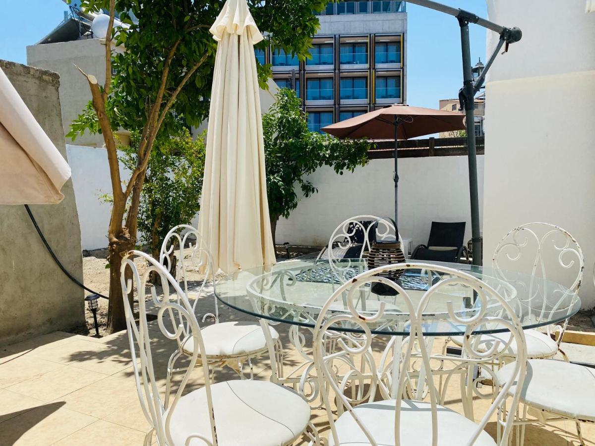 Serena'S 2-Br Apartment In Larnaca Buitenkant foto