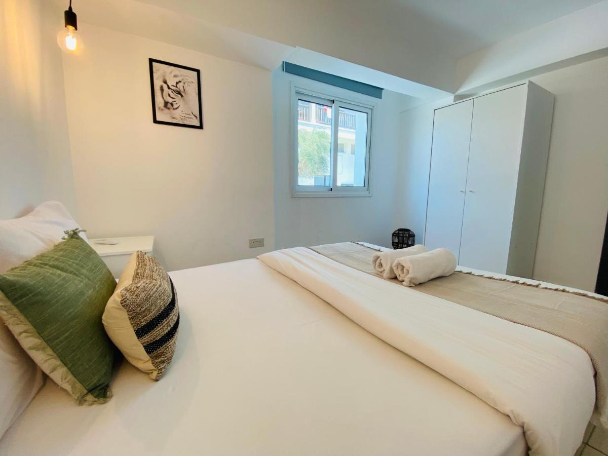 Serena'S 2-Br Apartment In Larnaca Buitenkant foto